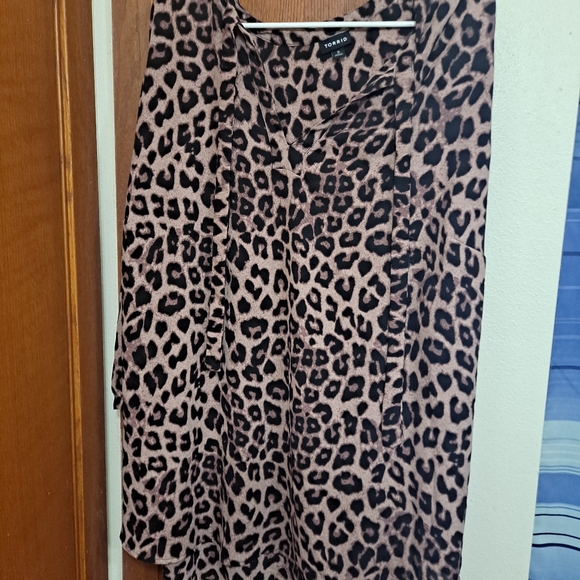 Torrid size 5 crepe tie top - Picture 1 of 2